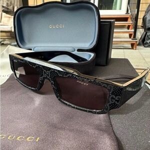 Gucci Black Rectangular Sunglasses